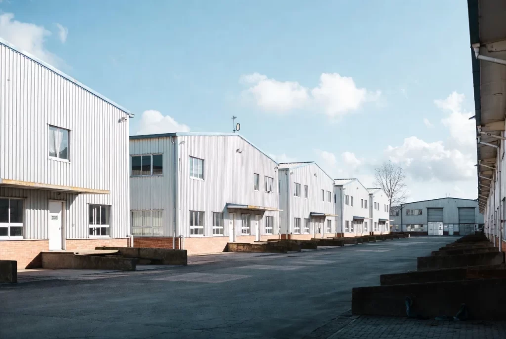 Simplifying Rent Accruals and Lease Compliance for 700 Warehouse